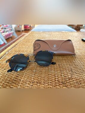 Ray Ban Style 2447 Round Fleck